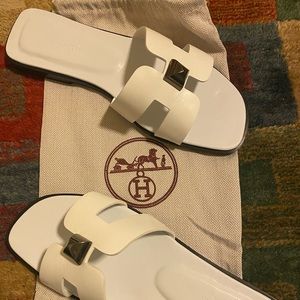 Hermes sandals. Size 39. Dust bag included.